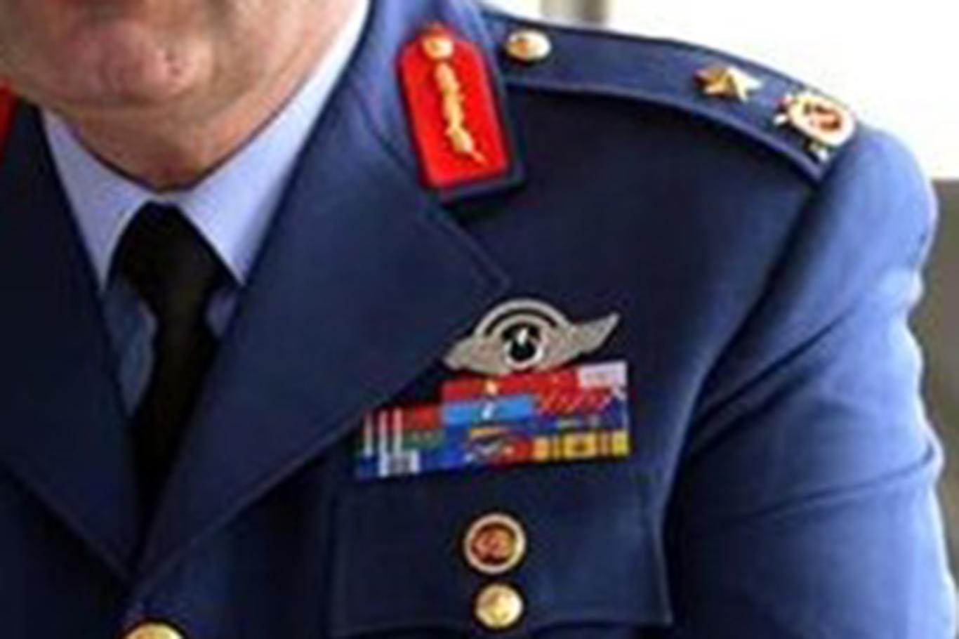 10 emekli tuğgeneralin rütbeleri alındı 10 emekli tuğgeneralin rütbeleri alındı